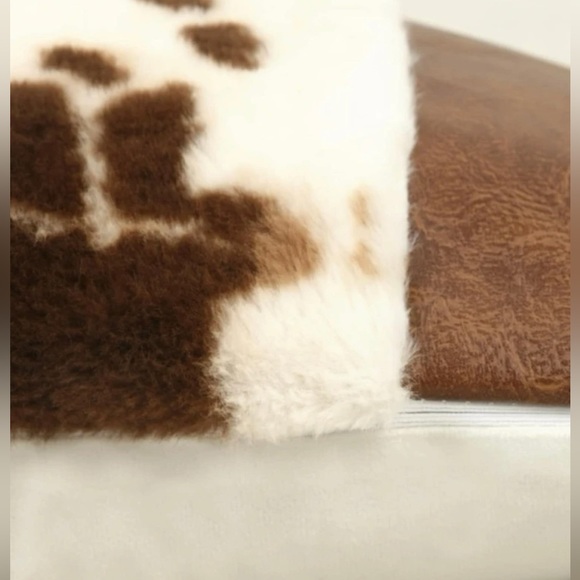 2 pc Cow Pattern Cushion Cover (Cushion Cover Only) - Picture 2 of 8